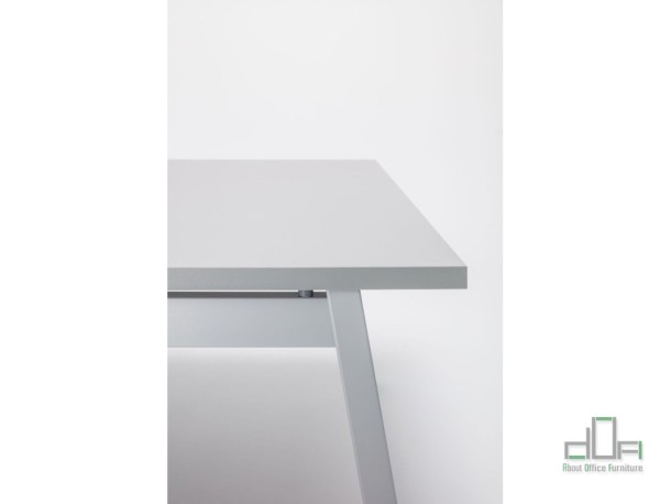 Birou operational OGI M #AboutOfficeFurniture