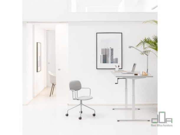 Birou operational OGI DRIVE reglabil pe inaltime #AboutOfficeFurniture