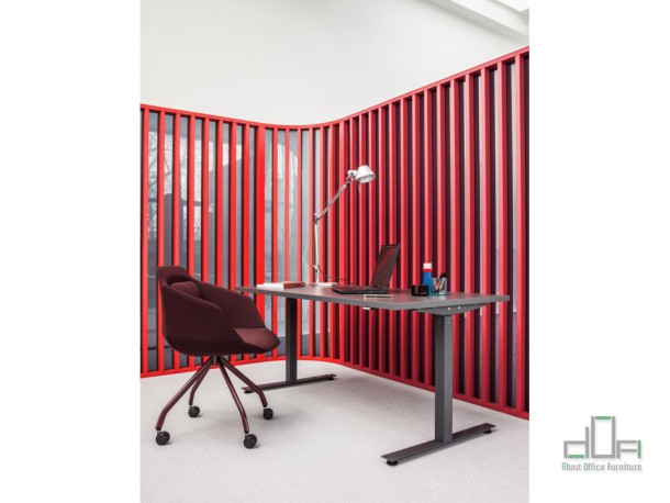 Birou operational OGI DRIVE reglabil pe inaltime #AboutOfficeFurniture