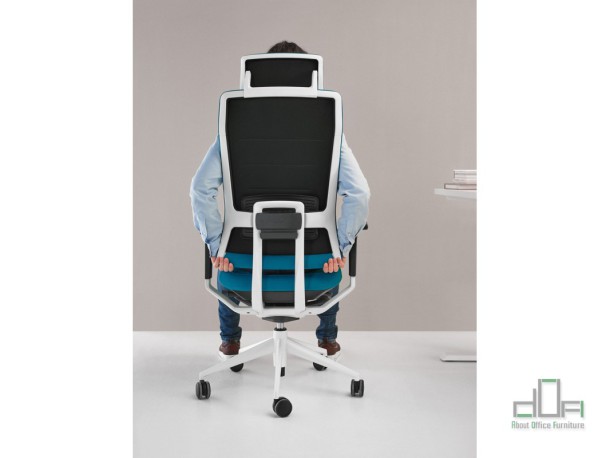 Scaun ergonomic managerial TNK FLEX #AboutOfficeFurniture