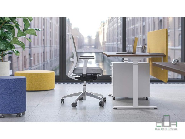 Birou operational reglabil pe inaltime B-ACTIVE #AboutOfficeFurniture